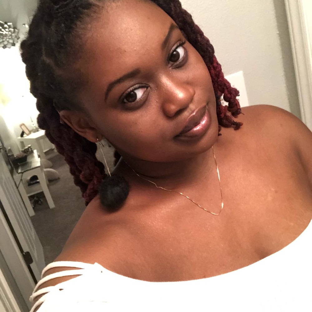 Meet your Posher, Angie!